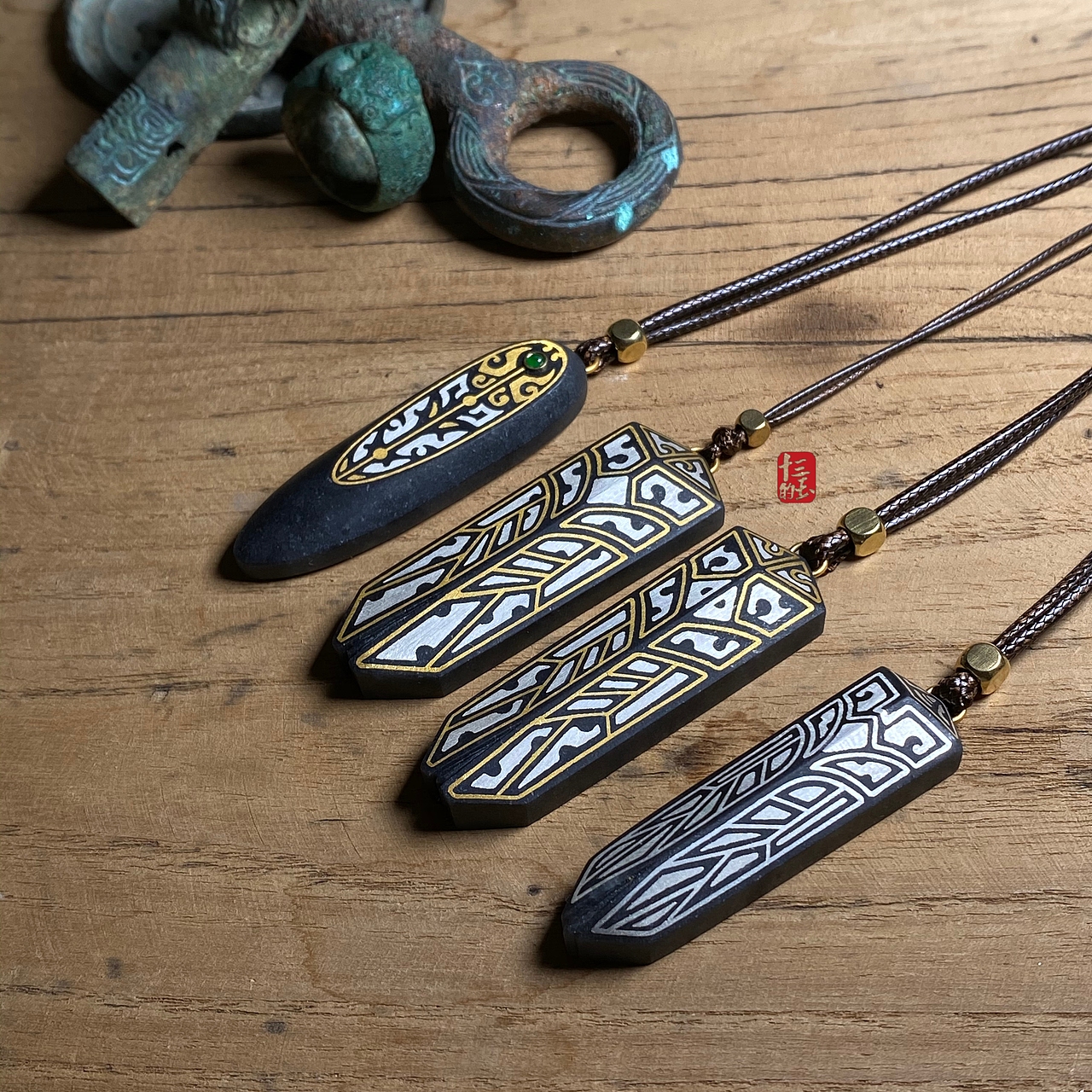 金银错翡翠·战国蝉纹佩