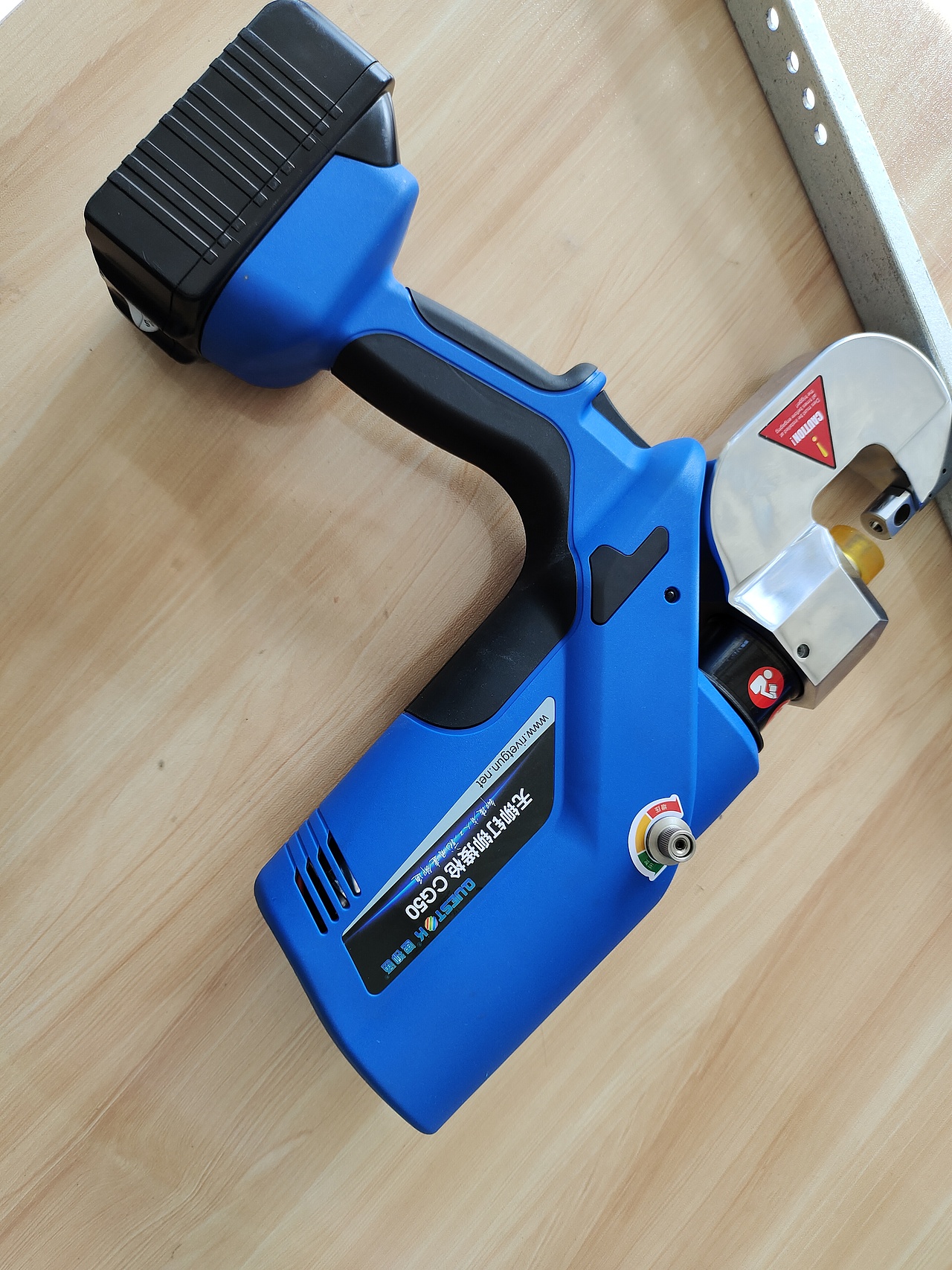 昆山速铆通冲孔机 角钢冲孔机 速铆通电动液压冲孔机