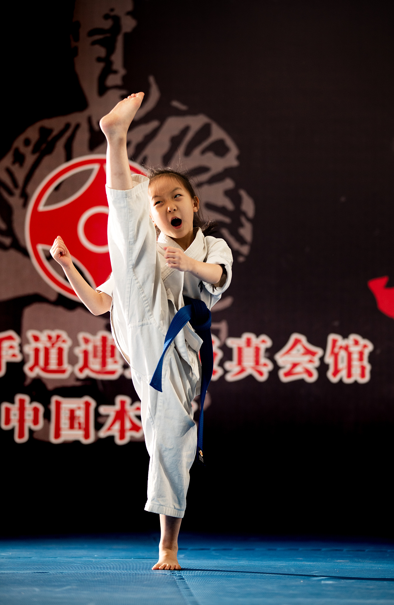 巾帼不让须眉-空手道