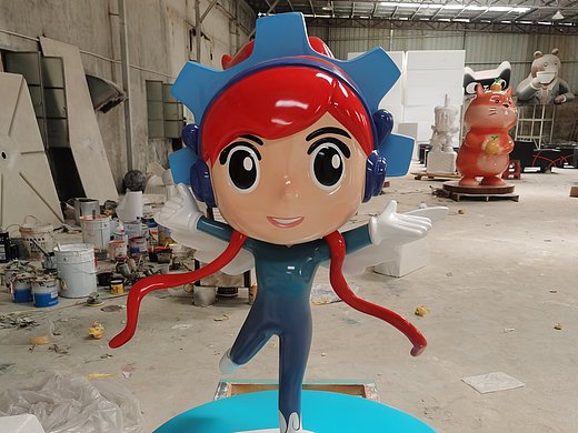 定制玻璃钢动漫人物卡通雕塑ip形象吉祥物玻璃纤维公仔