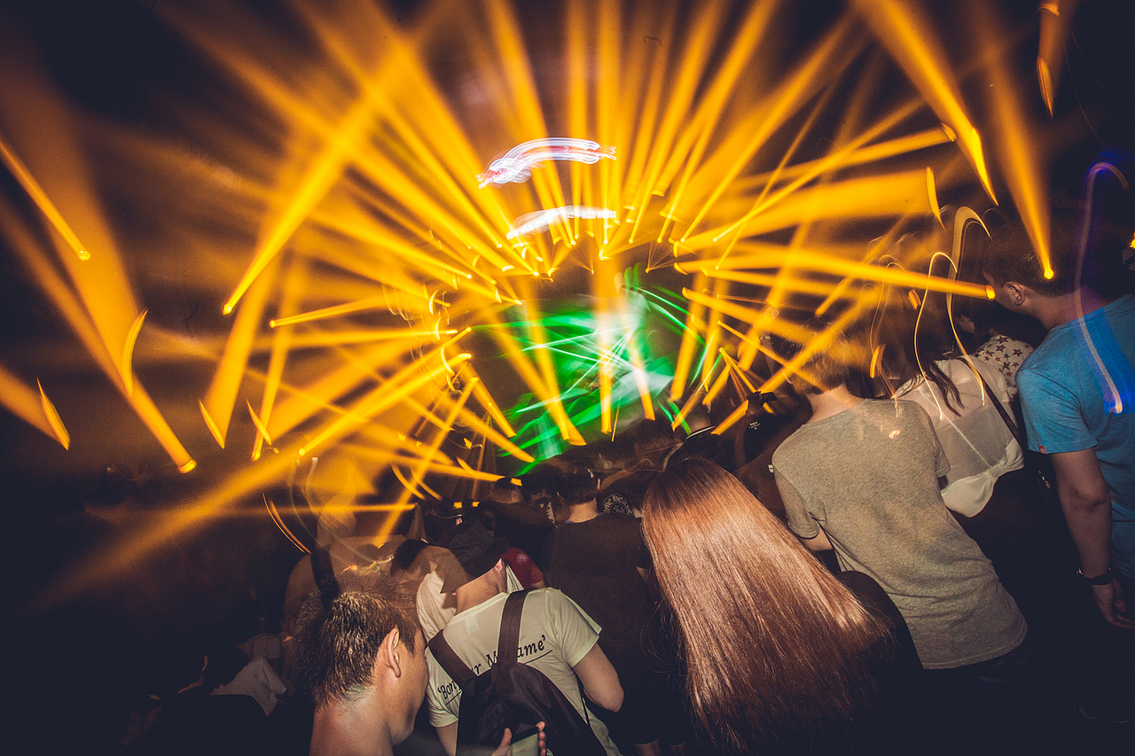 深圳电音party【Red Bull Mad House VOL.2】（图ZNDg3MTExMjQ=） - 人像摄影 - 站酷设计师xubin1123原创素材 - 站酷ZCOOL