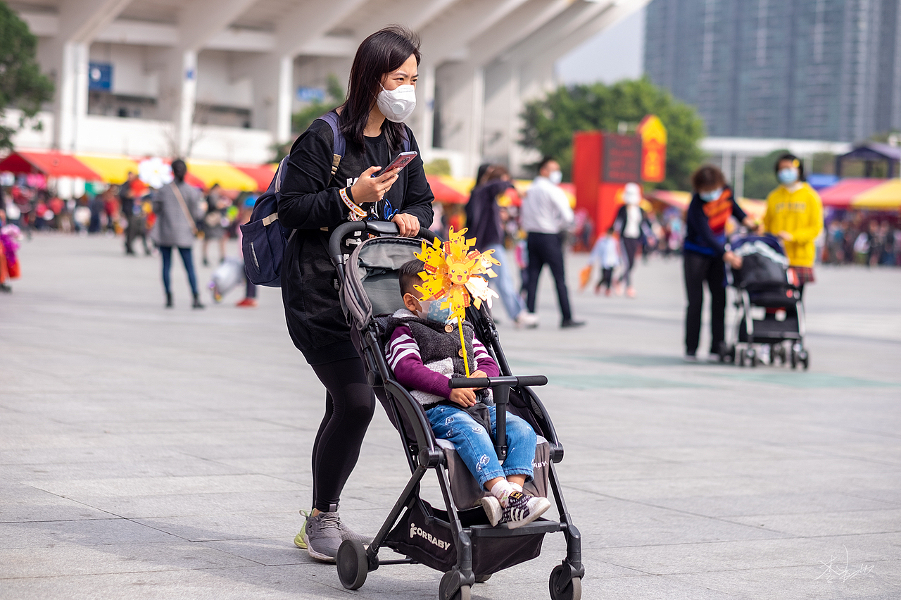 花市街拍 - 年味『续』（图ZMTk0NjkxMjg4） - 人文/纪实摄影 - 站酷设计师李翔DennisLee原创素材 - 站酷ZCOOL