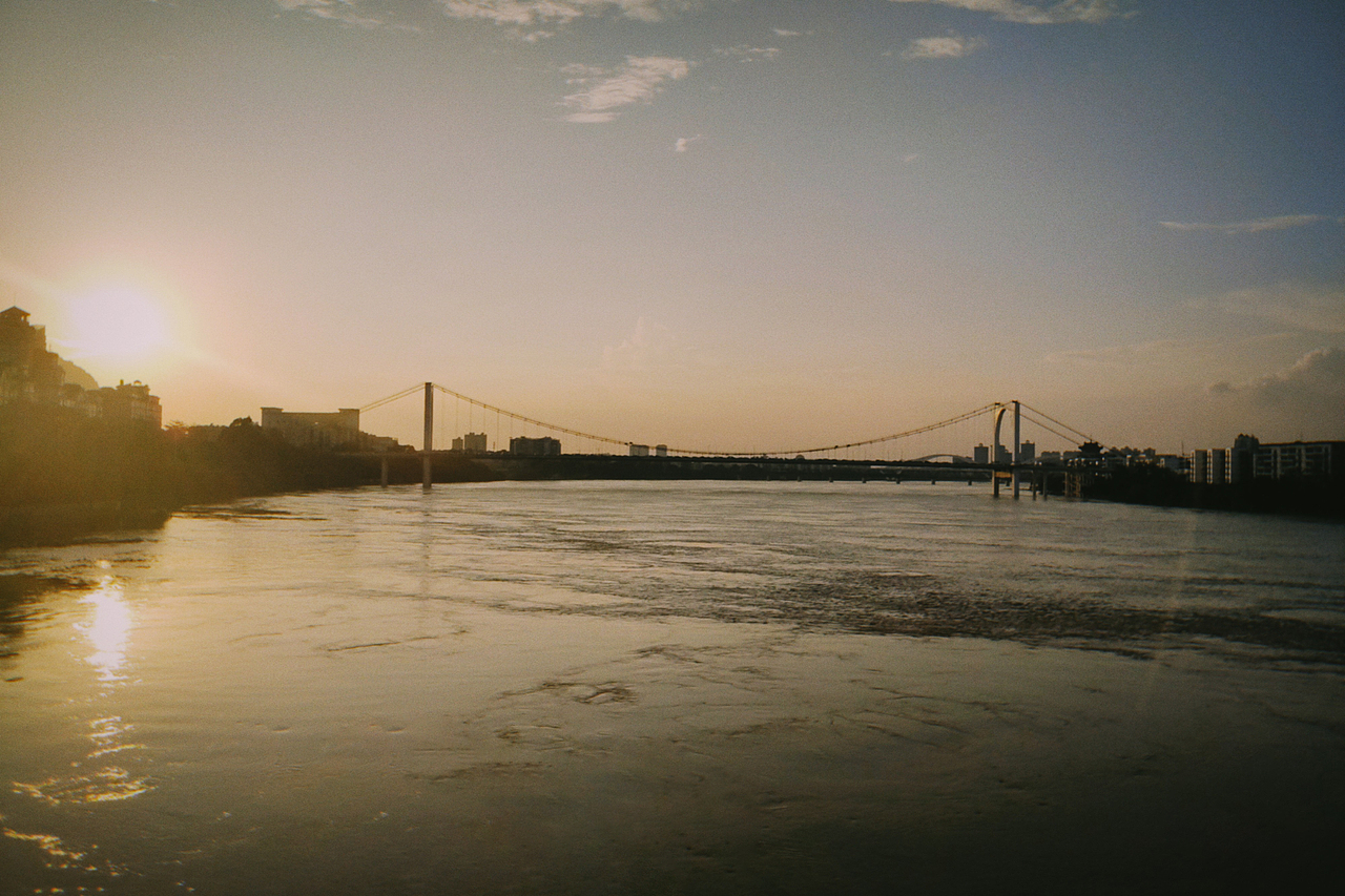 六月的柳州（图ZMjE2NTI1MTQw） - 人像摄影 - 站酷设计师西子同学原创素材 - 站酷ZCOOL