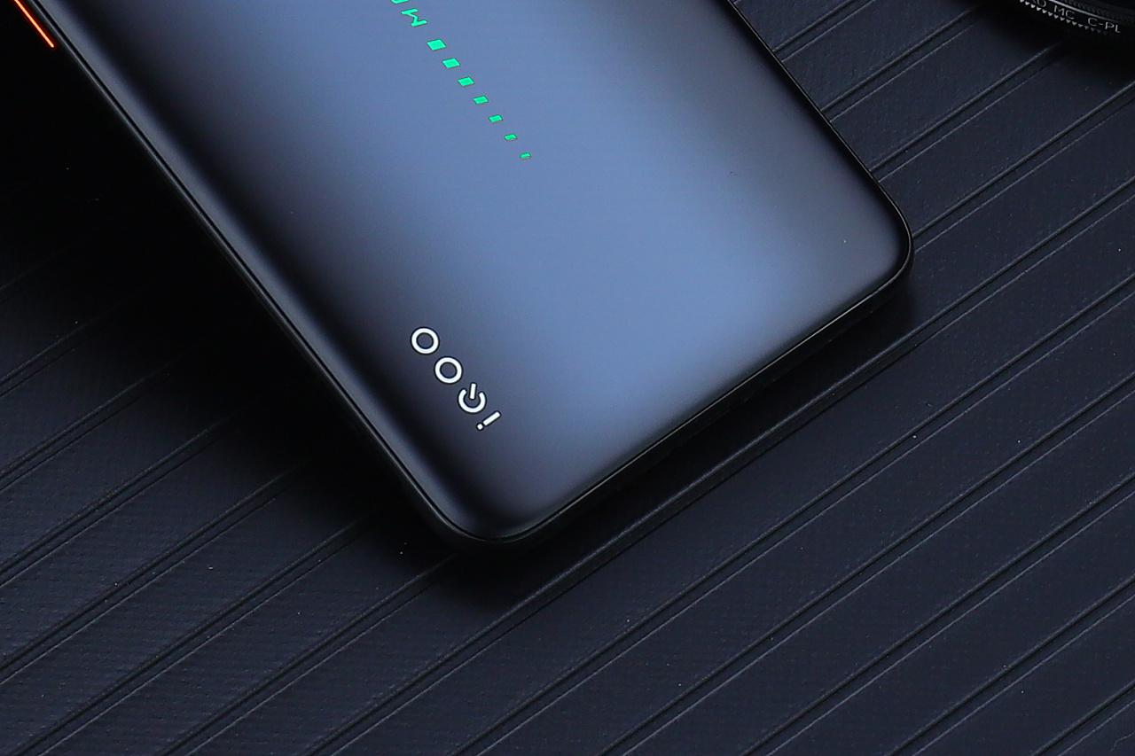 iqoomonster手机骑士黑