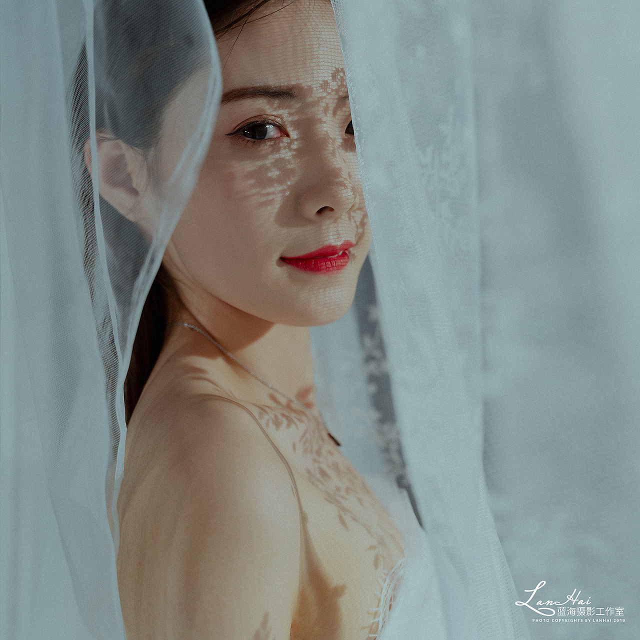 【穿上婚纱,把最美的模样献给自己】