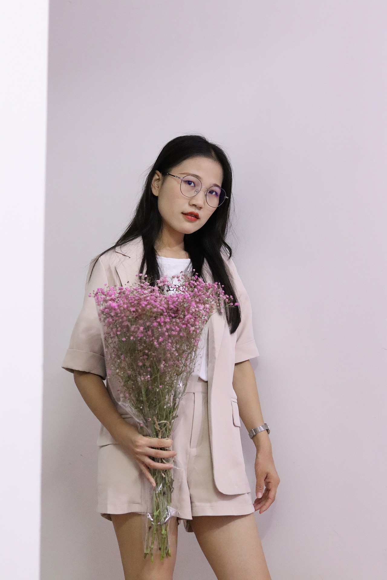 一定要与喜欢的人和热爱的事靠得再近些