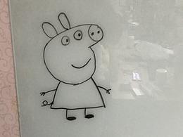 社會(huì)人佩琦，白板上面臨場(chǎng)發(fā)揮！