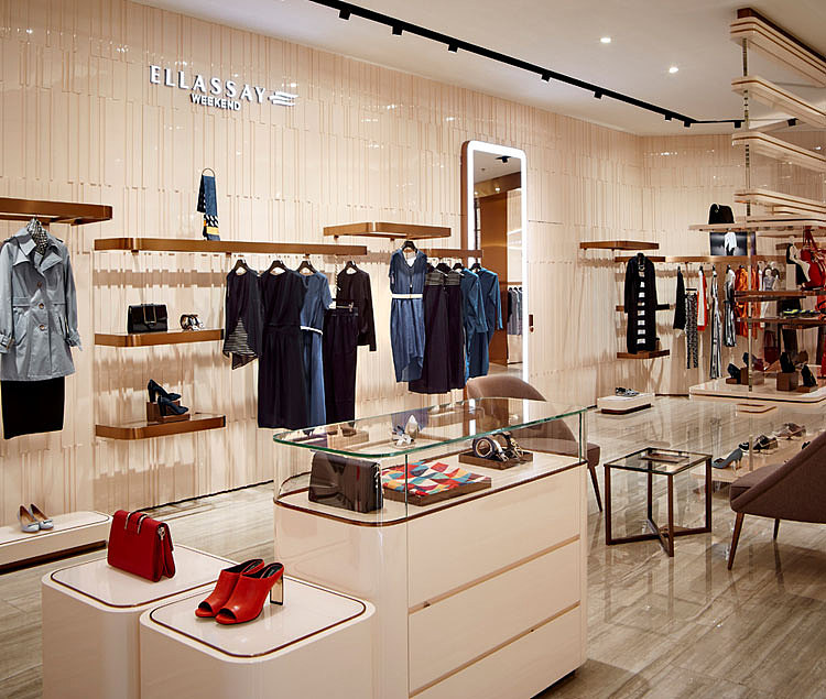 时装大道的名字,蓄积多年品牌经营实力,厚积薄发强势切入中国女装市场