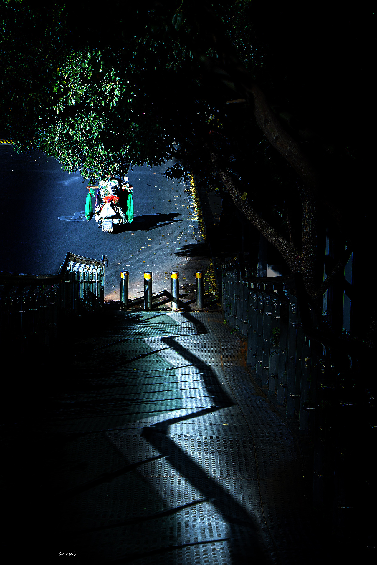 虽已负重,前路任然曲折!