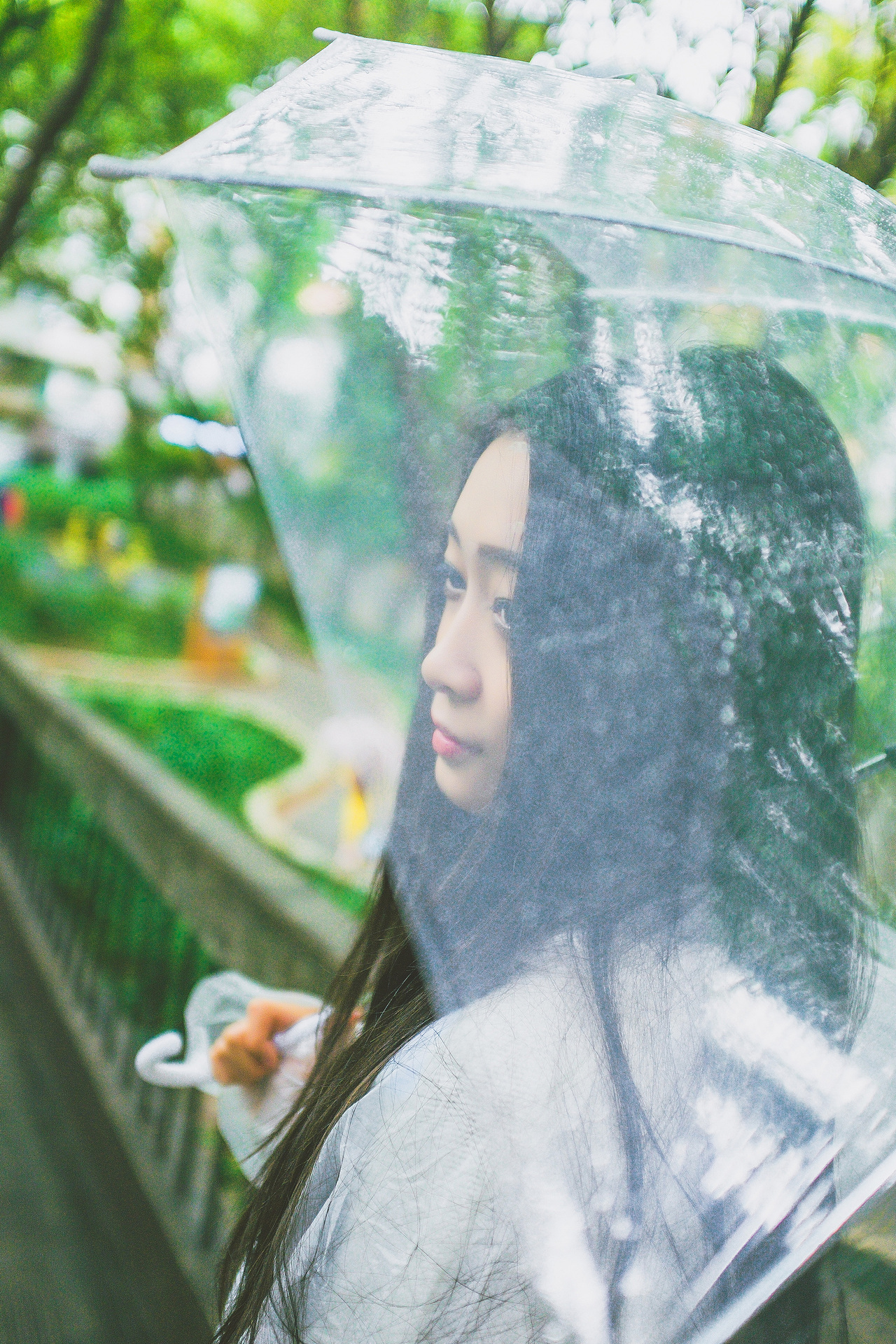 听见下雨的声音。（图ZMzc1MzMzNjg=） - 人像摄影 - 站酷设计师HUANGZHIYUE原创素材 - 站酷ZCOOL