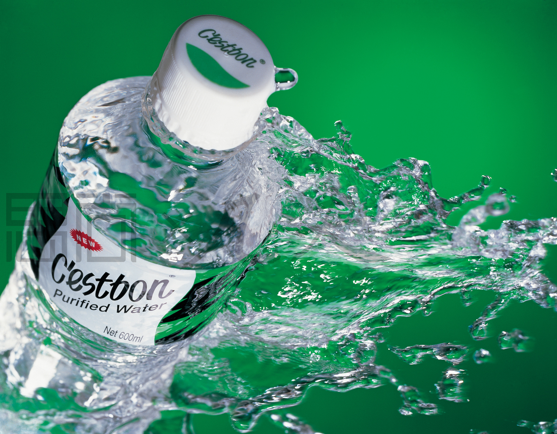 怡宝蒸馏水包装拍摄