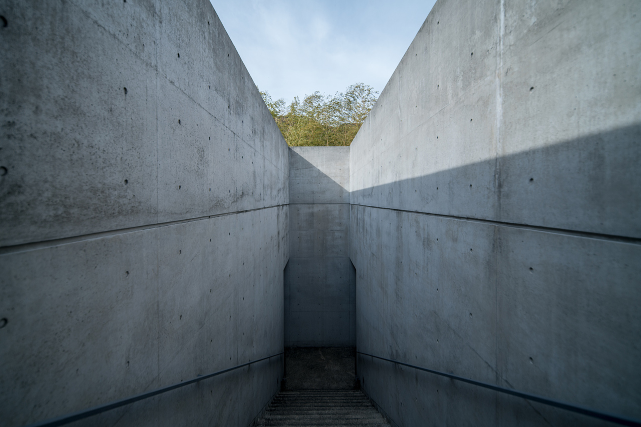 大阪水御堂 ——安藤忠雄