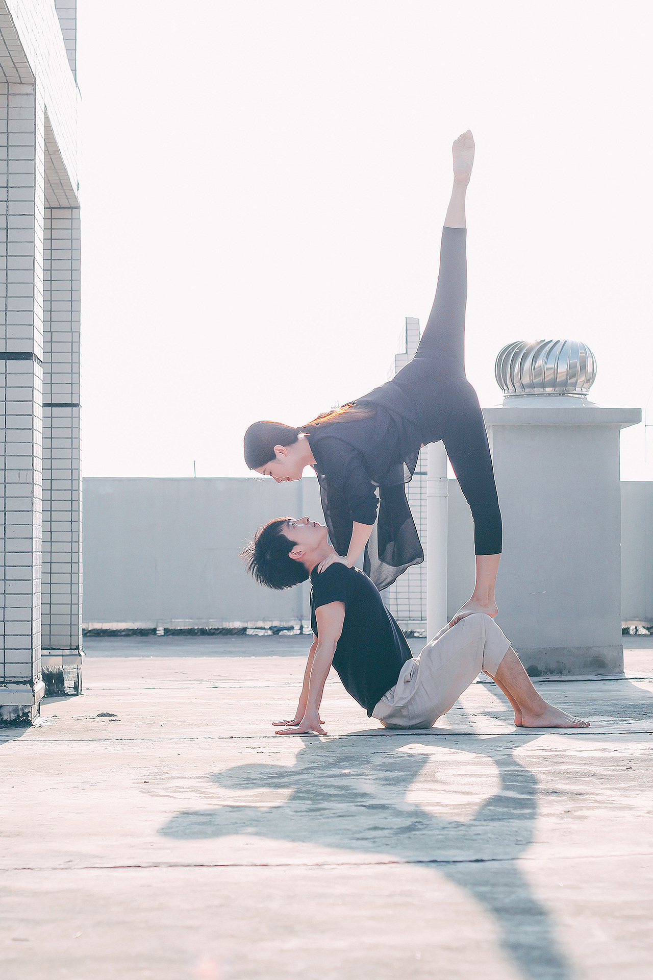 想和你在星空下跳舞，直到天边都亮起来。