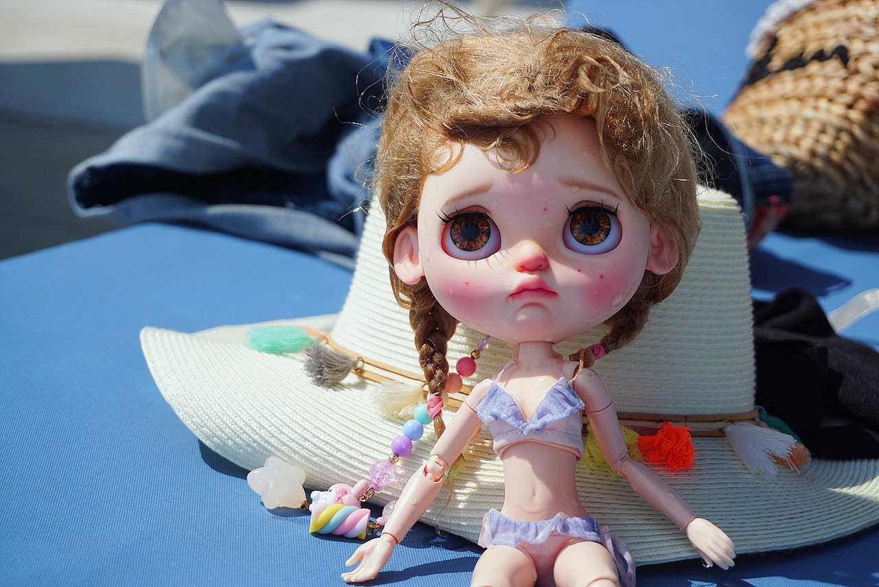 小葵:  我的头发乱七八糟了