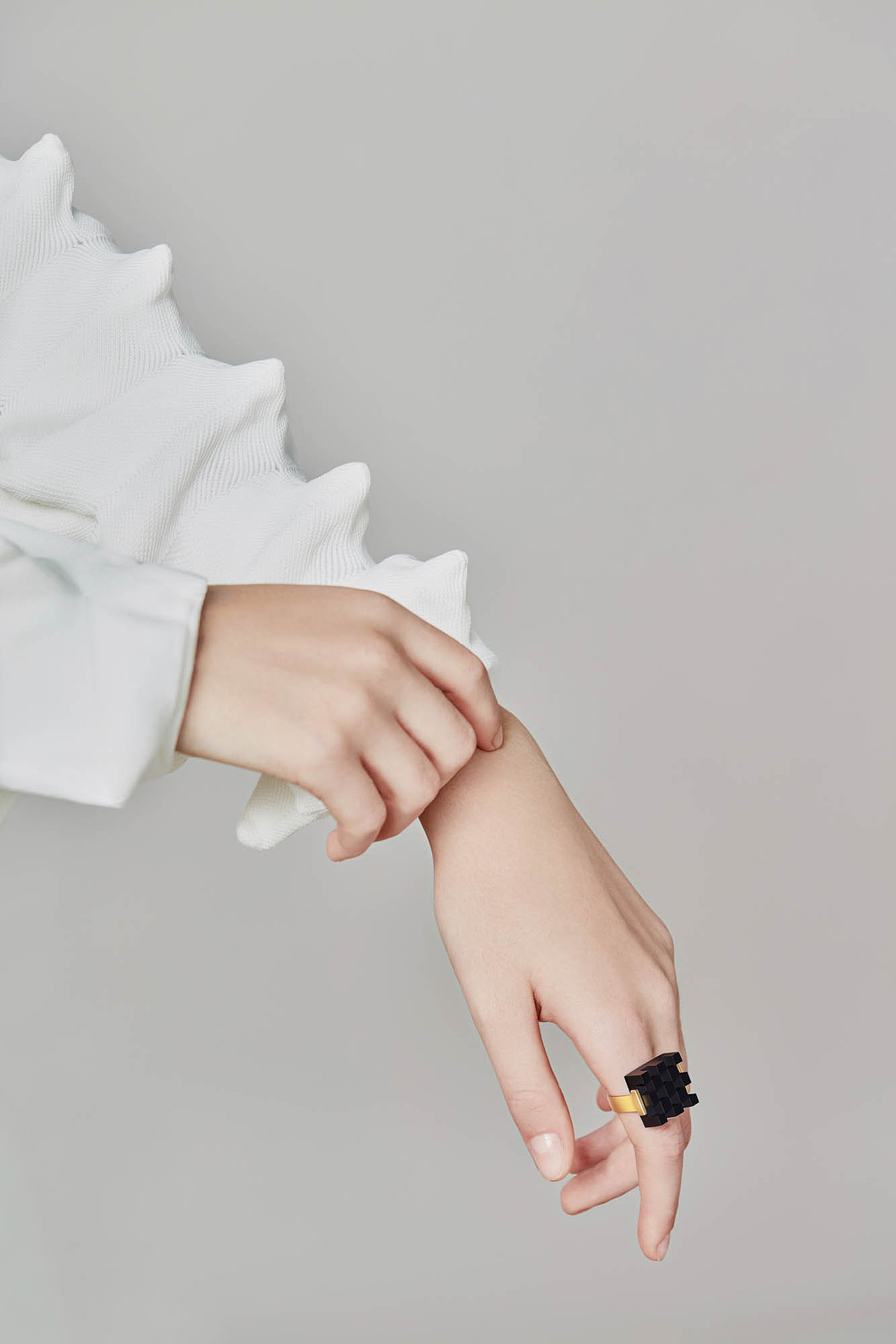 维恩视觉|Hunger Studio饰品（图ZMjE1OTg1MzA4） - 时尚/艺术摄影 - 站酷设计师venstudio原创素材 - 站酷ZCOOL