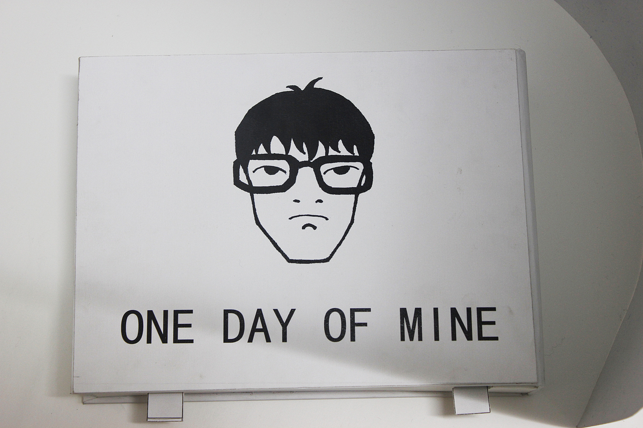 one day of mine（图ZMTM0MTg0NTI=） - 书籍/画册 - 站酷设计师坐在角落看世界原创素材 - 站酷ZCOOL