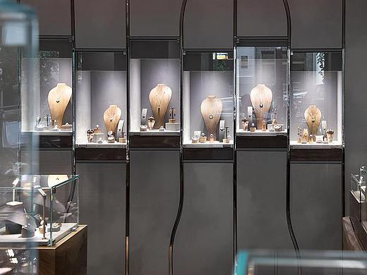 橱窗珠宝展示道具与道具陈列