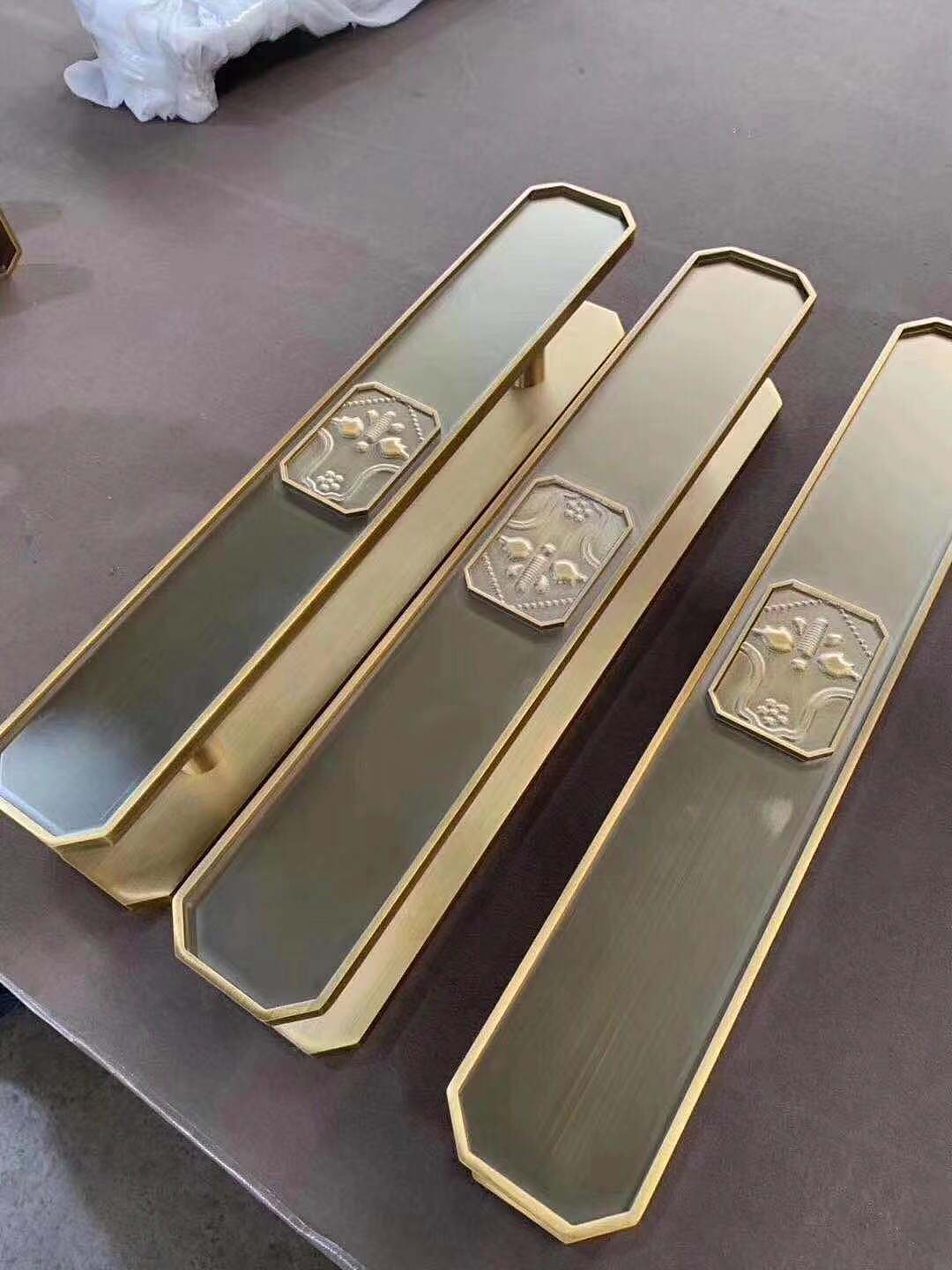 可来图定制各种简约轻奢款异形大门拉手
