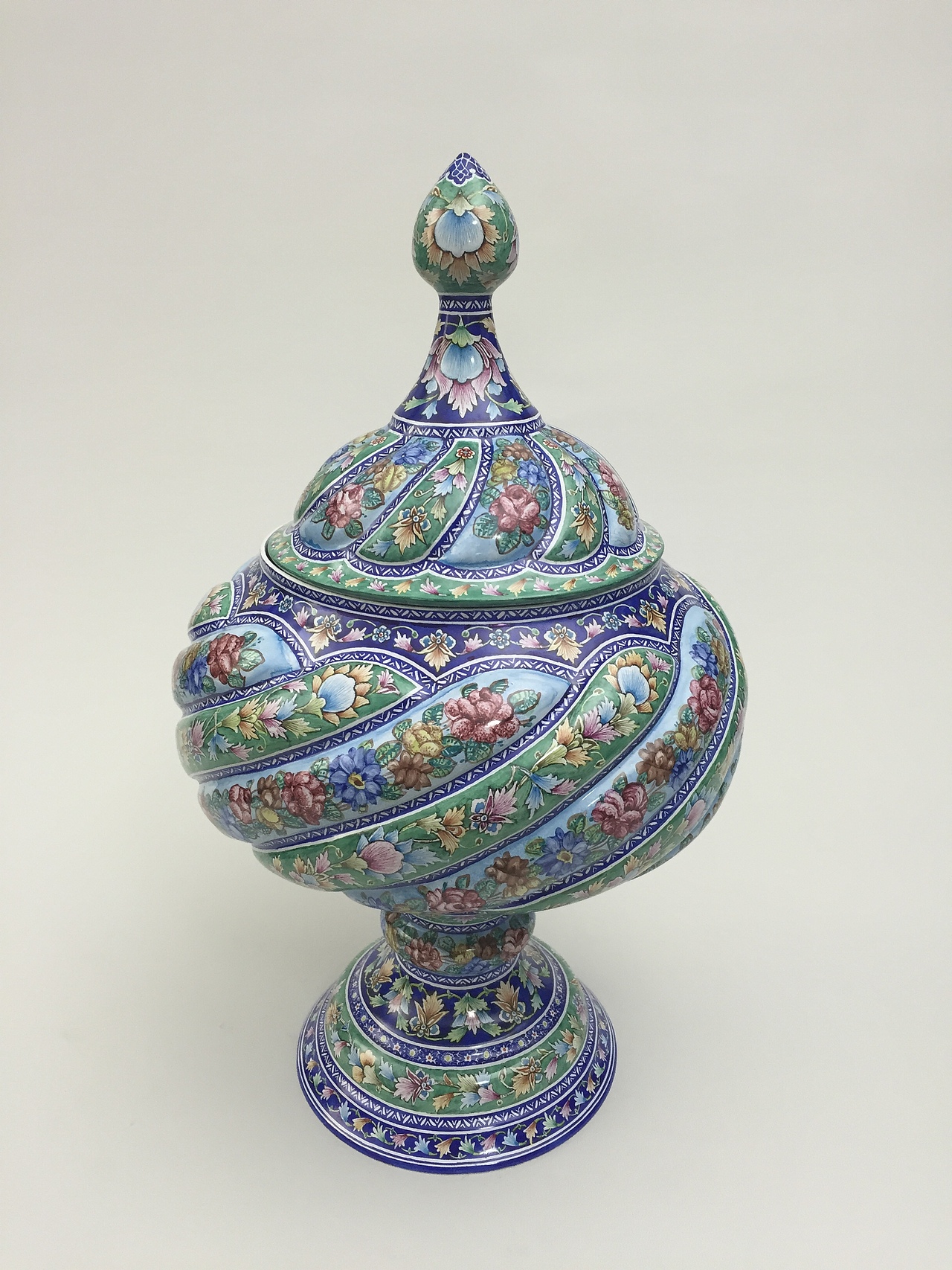 米娜;波斯铜胎画珐琅