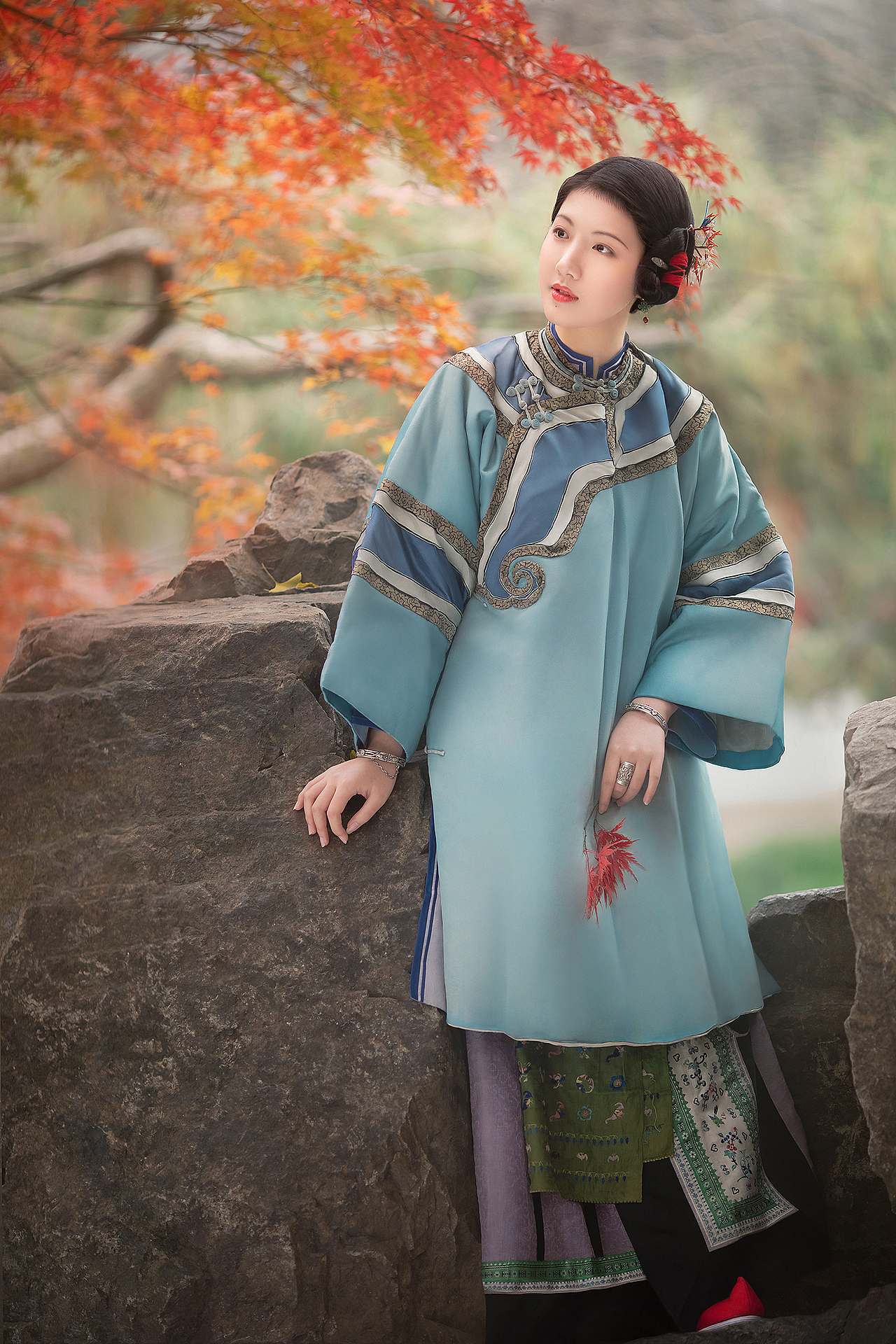 叶红霜满林（图ZMjQyMTk1MDQ4） - 人像摄影 - 站酷设计师藤末原创素材 - 站酷ZCOOL