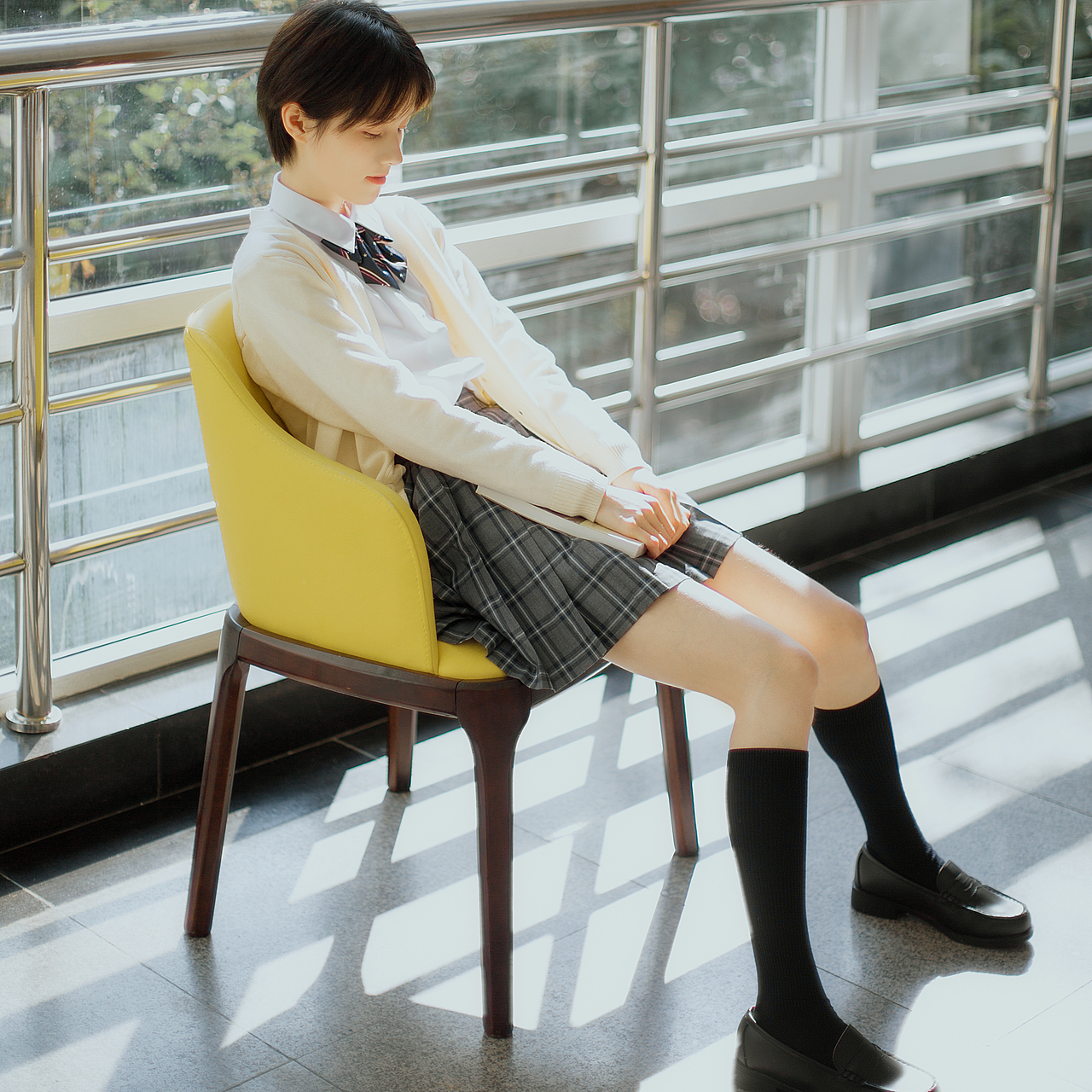 キャンパスの午後（图ZOTUyNDM1NDA=） - 人像摄影 - 站酷设计师路汉久原创素材 - 站酷ZCOOL