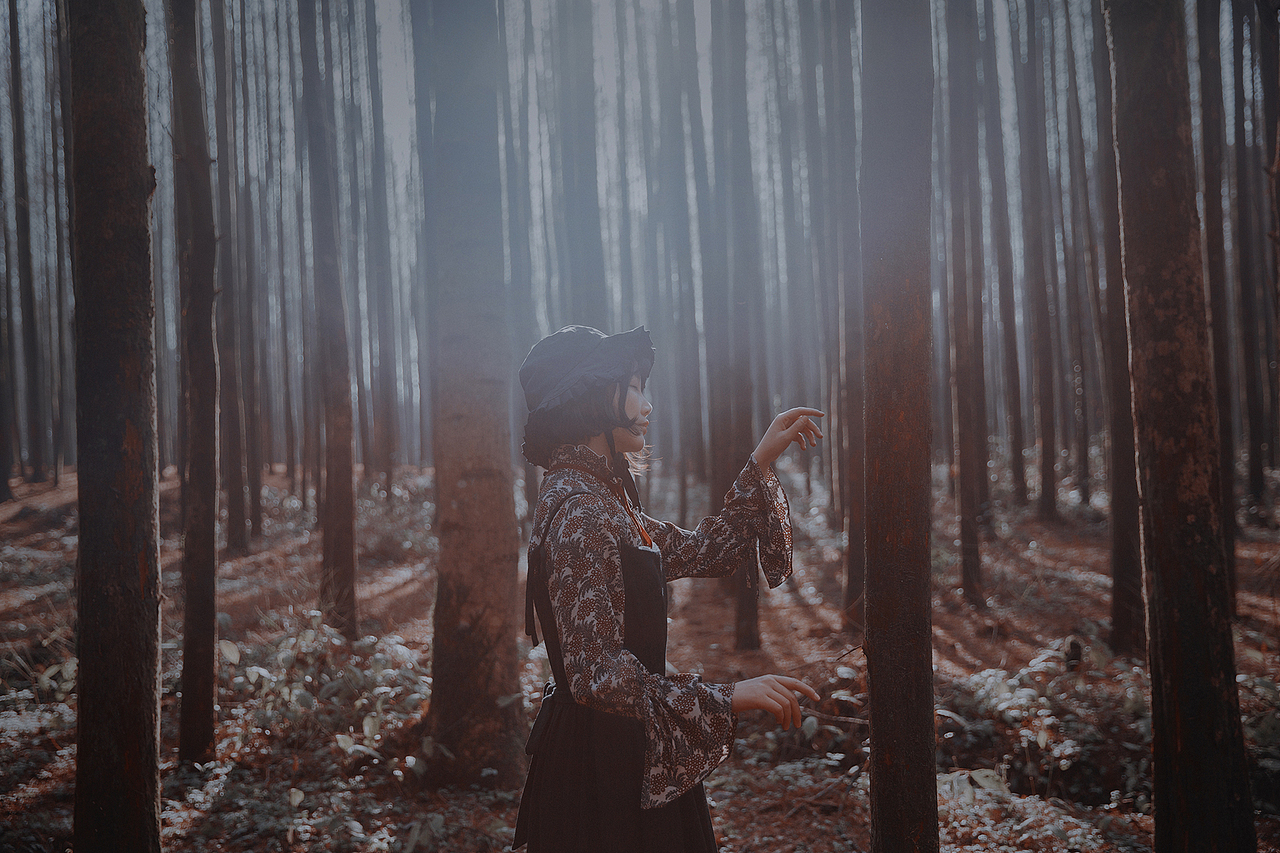 黑森林（和自己有关的故事）（图ZMTM3MDcxNTA4） - 人像摄影 - 站酷设计师ROEMWO原创素材 - 站酷ZCOOL