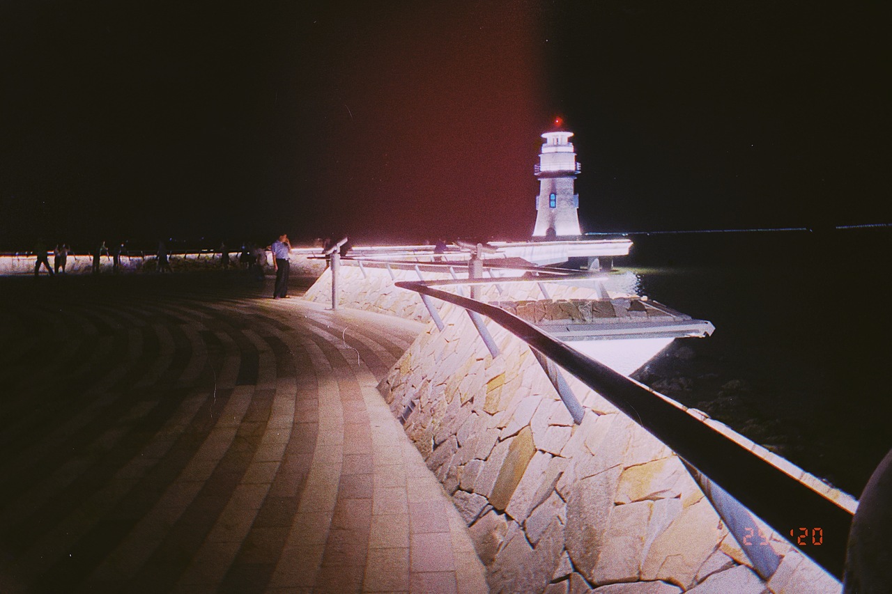 珠海情侣路灯塔