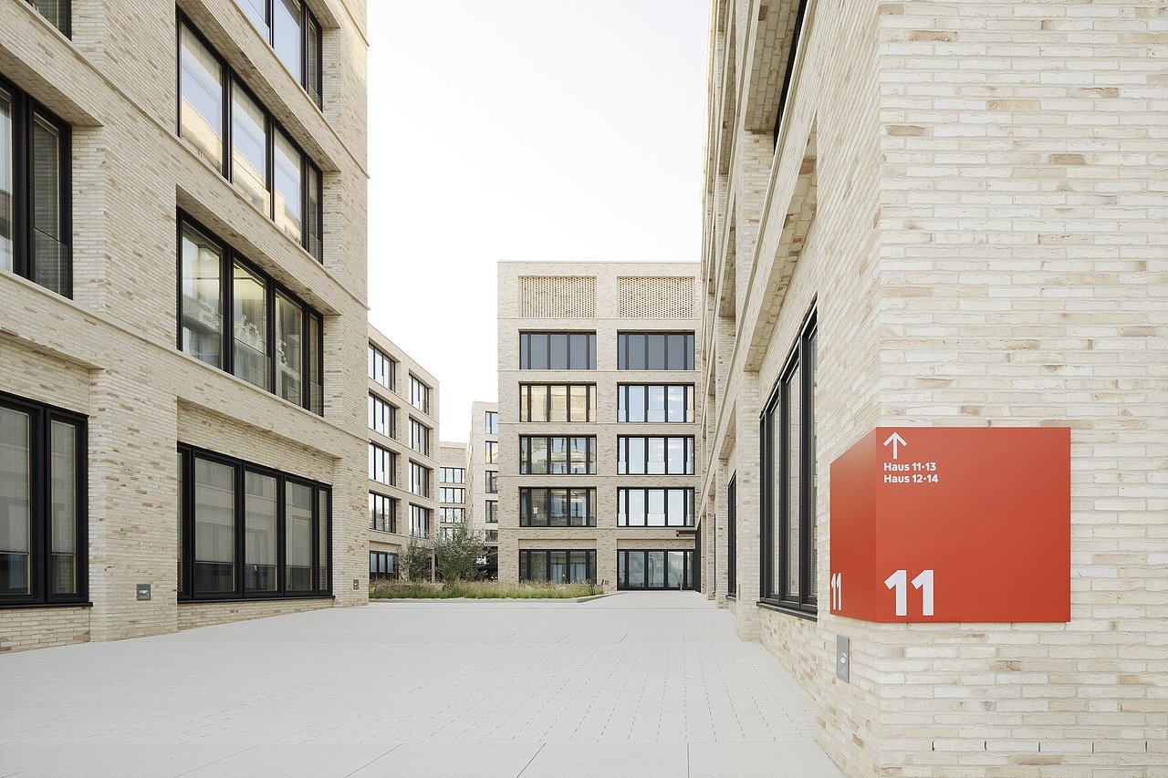 大学校园导视系统/标识设计