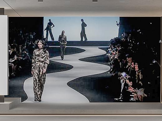 天冷了加件羽绒服