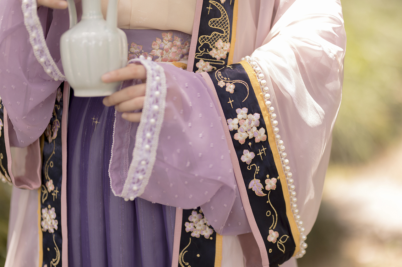 汉服设计-【鲸梦】七夕款（图ZMjIyMjU2MTUy） - 传统/民族服饰 - 站酷设计师唐梨原创素材 - 站酷ZCOOL