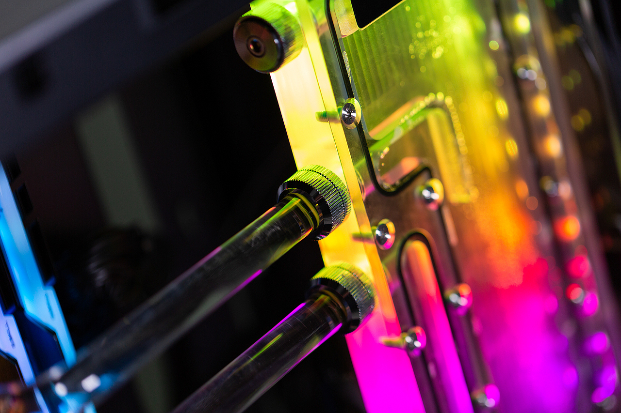 电脑水冷主机拍摄