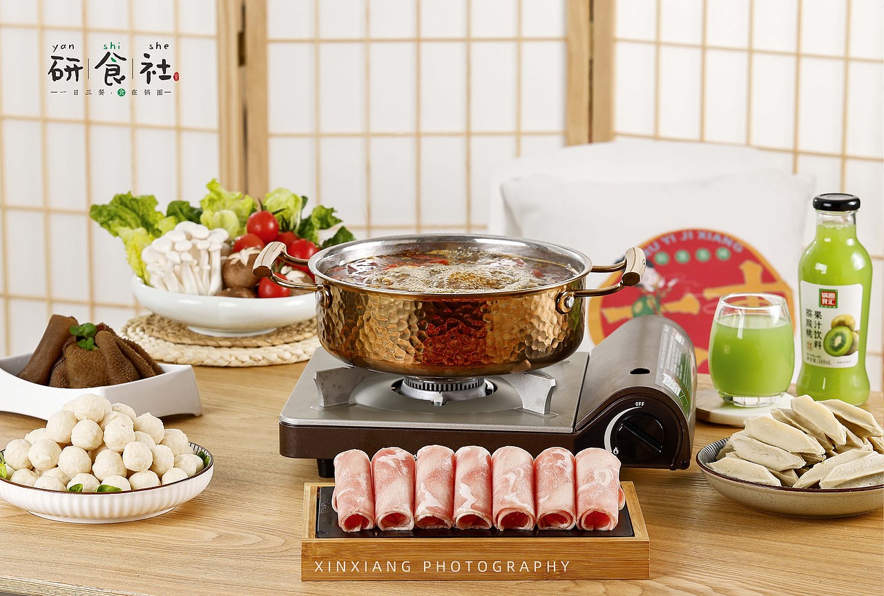 火锅涮肉场景图