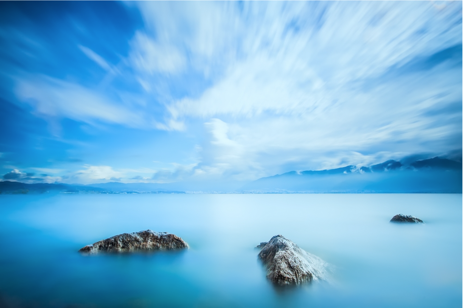 前面我们已经详细的讲过构图的三四五体系,还有两种透视关系.