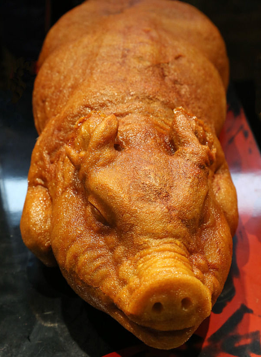 【百色哪里学烤猪技术-YRF红松叶-嘉嘎】