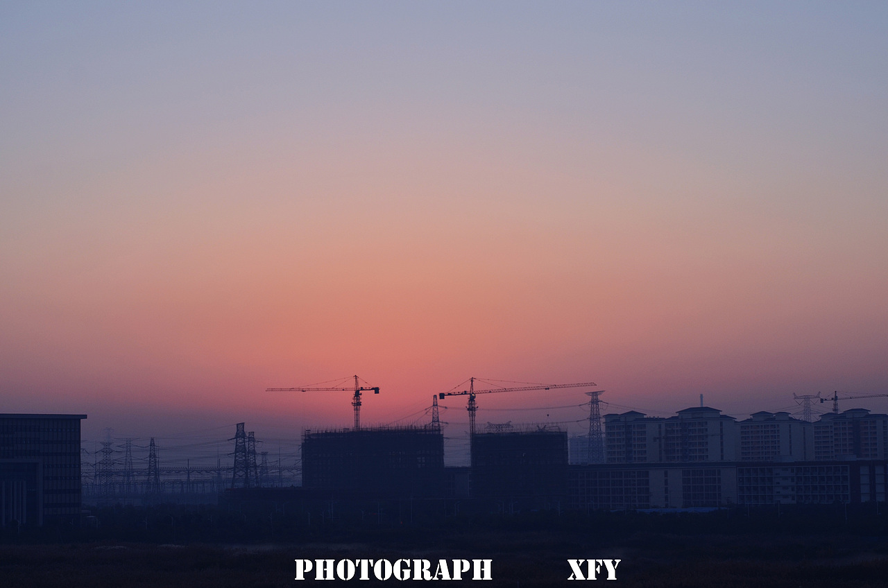 一晚上没睡，就干脆早上起来拍照了。