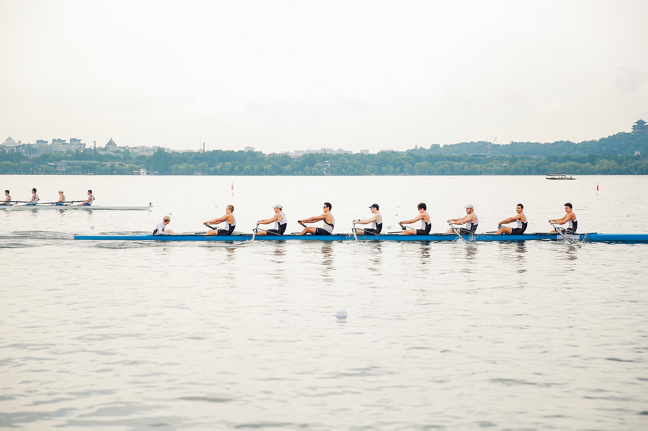赛艇队还是男模队