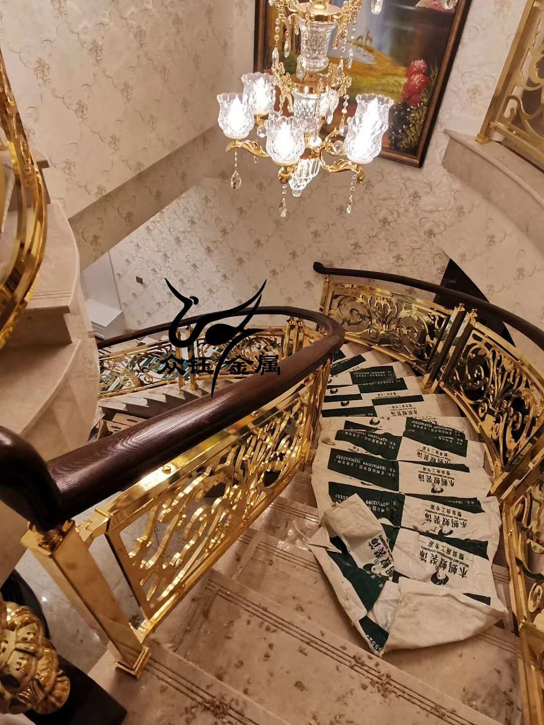 铝板艺术雕刻雕花护栏 精美铝艺旋转楼梯护栏扶手