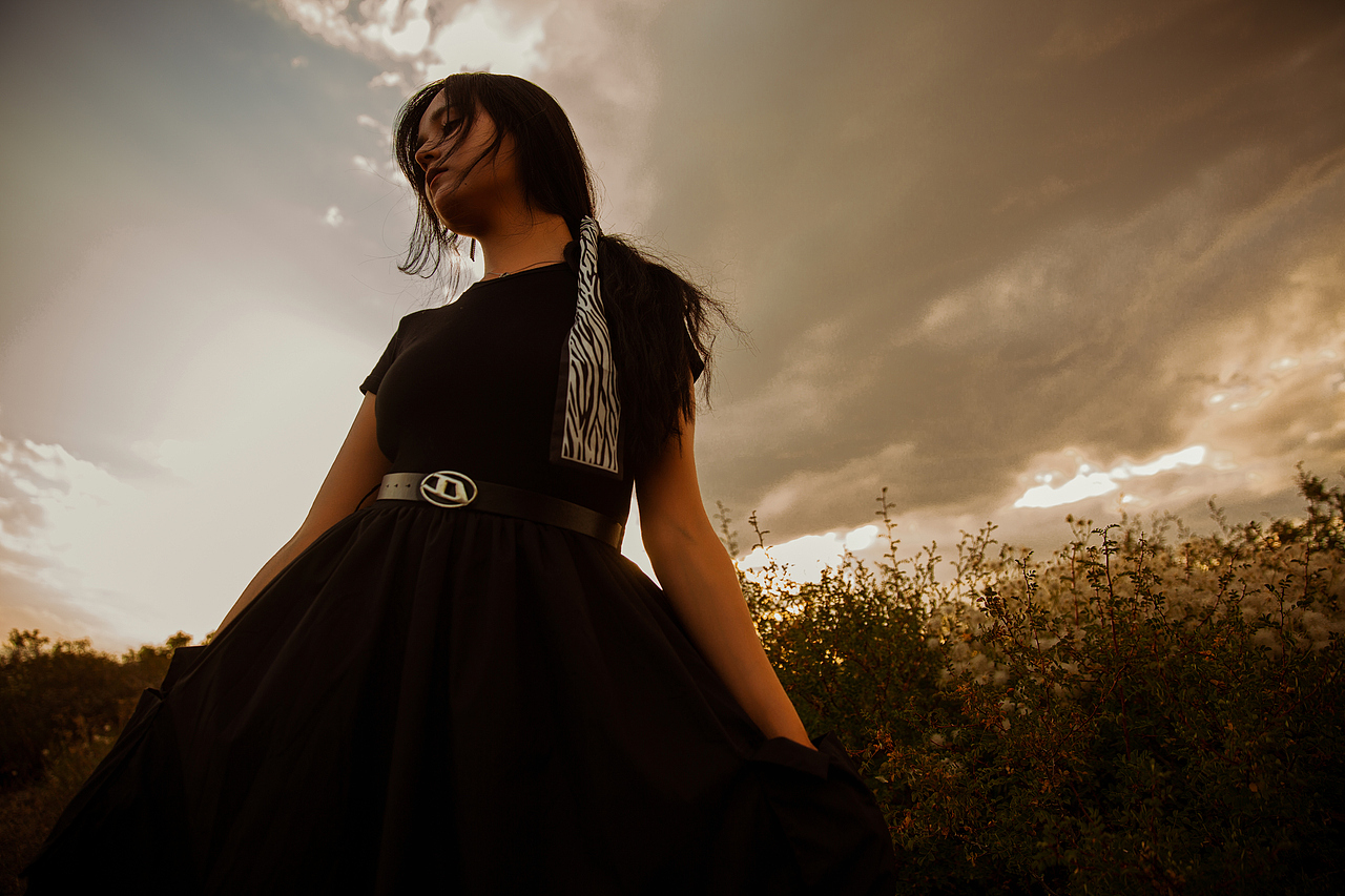 暮（图ZMzQ5NTAwNjUy） - 人像摄影 - 站酷设计师刘静雅kucicat原创素材 - 站酷ZCOOL