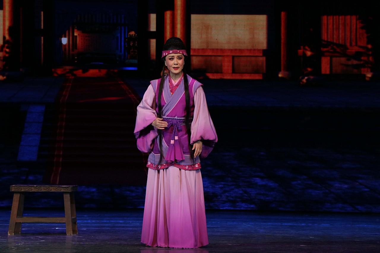 黄梅戏《小乔初嫁》舞台剧照