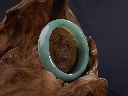 商業(yè)攝影珠寶翡翠黑底拍攝（個(gè)人主頁(yè)-ZNDA5NzM0NTI=） - 產(chǎn)品攝影 - 站酷設(shè)計(jì)師商業(yè)攝影師陳劍波原創(chuàng)素材 - 站酷ZCOOL