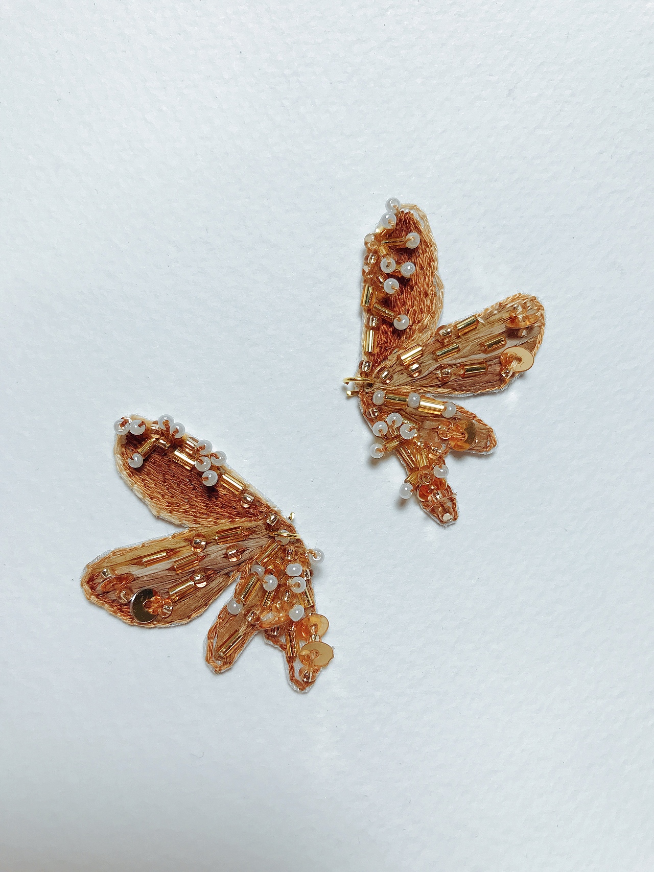 镶饰-純手工刺繡-可拆换耳飾（图ZMTI4NTQzNDIw） - 首饰设计 - 站酷设计师劉阿冰原创素材 - 站酷ZCOOL