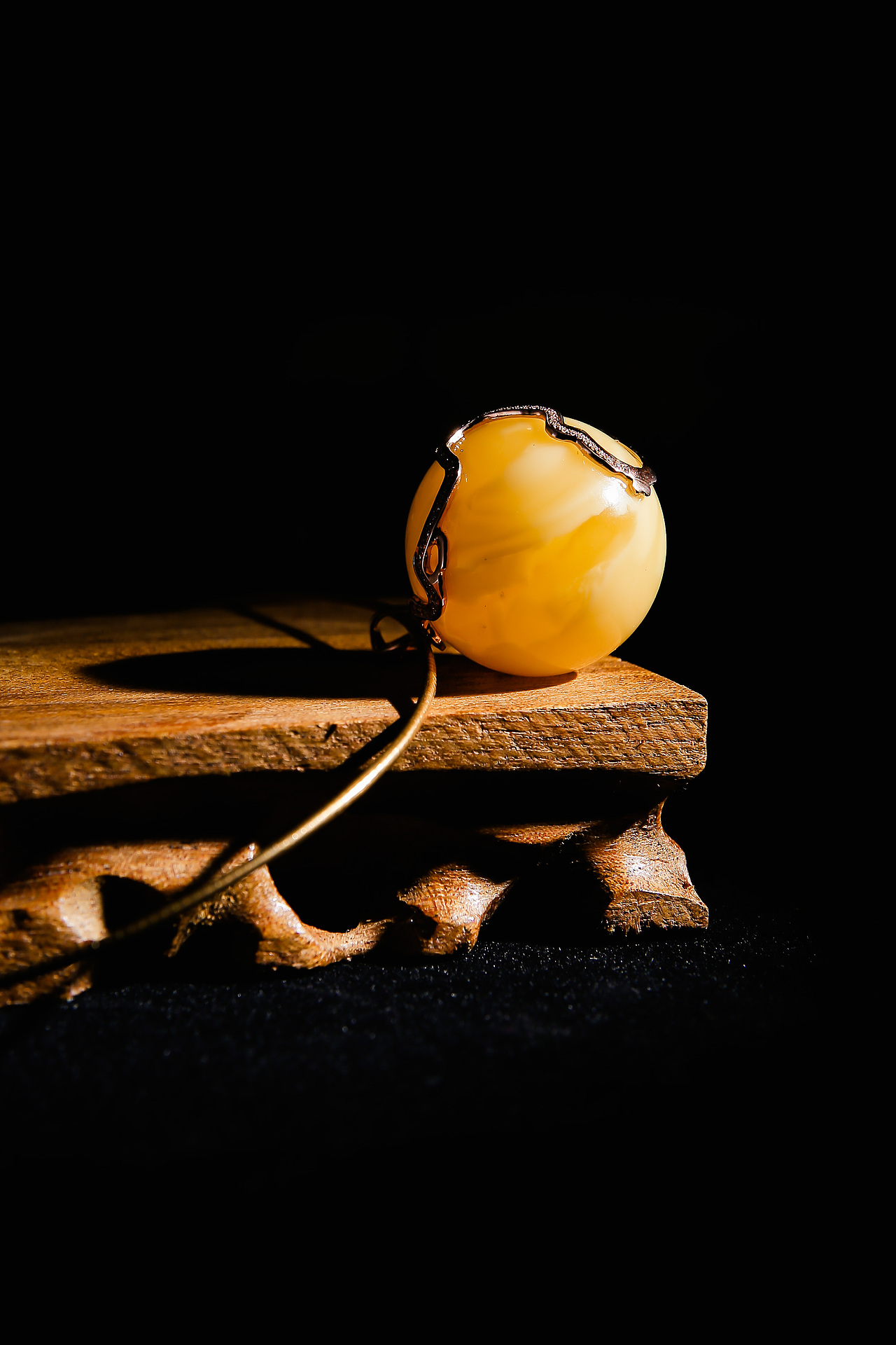 琥珀|摄影|产品摄影|爱吃水果的大圣君_原创作品-站酷zcool