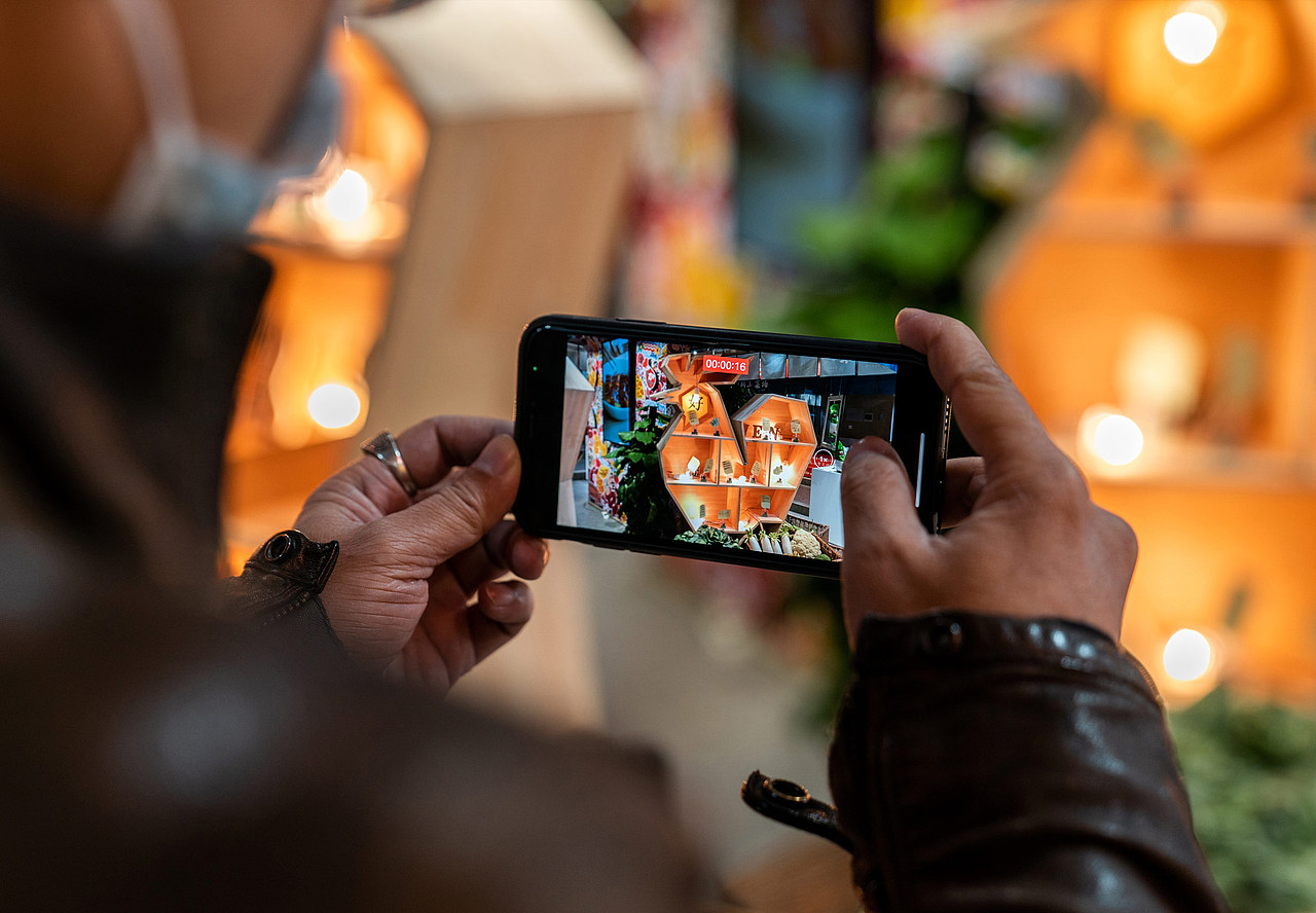 温氏食品 菜市场赞美诗展（图ZMjUwOTQ3NjAw） - 实验艺术 - 站酷设计师不是美术馆原创素材 - 站酷ZCOOL