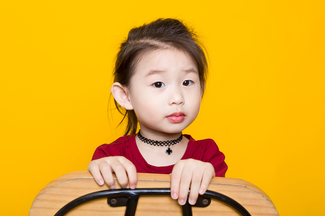 儿童摄影 色彩 小女孩 棚拍（图ZMTE5NDU3MTQ4） - 人像摄影 - 站酷设计师DONALDYUE原创素材 - 站酷ZCOOL