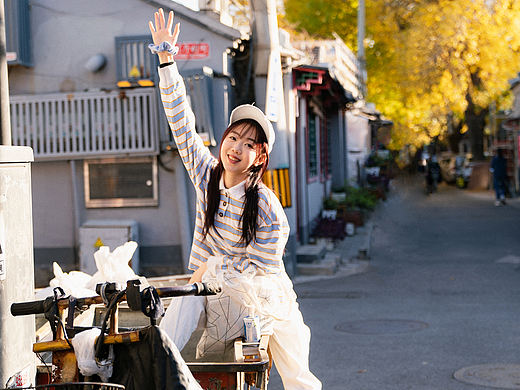 胡同女孩（個(gè)人主頁-ZNTYzMDcyNTI=） - 人像攝影 - 站酷設(shè)計(jì)師舒帆Fiona原創(chuàng)素材 - 站酷ZCOOL