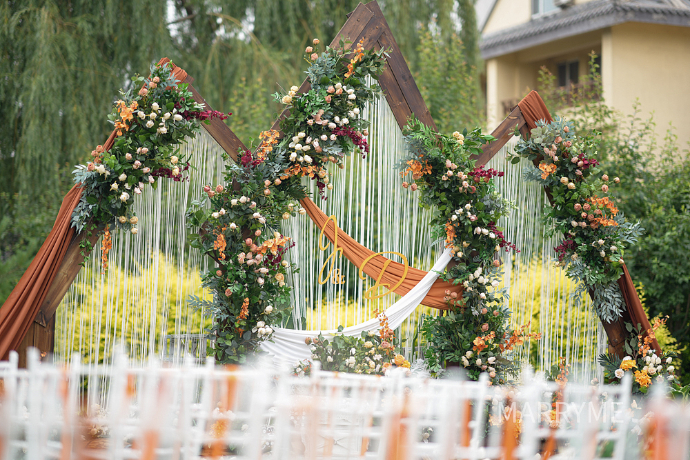 长春关东文化园橙色草坪婚礼（图ZMjY0MDM3NDg0） - 婚礼摄影 - 站酷设计师长春麦瑞蜜婚礼原创素材 - 站酷ZCOOL