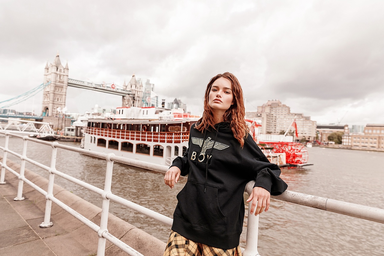 PERFETO派菲图全球拍 英国旅拍 服装广告摄影 时尚拍摄（图ZMTkxOTAxODky） - 时尚/艺术摄影 - 站酷设计师派菲图全球拍原创素材 - 站酷ZCOOL