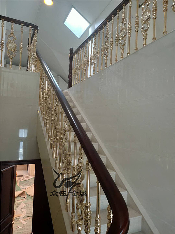 天津新款别墅庭院铜楼梯护栏装饰 铝艺立柱 扶手