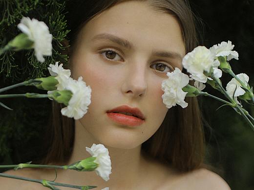 Mirror and flowers