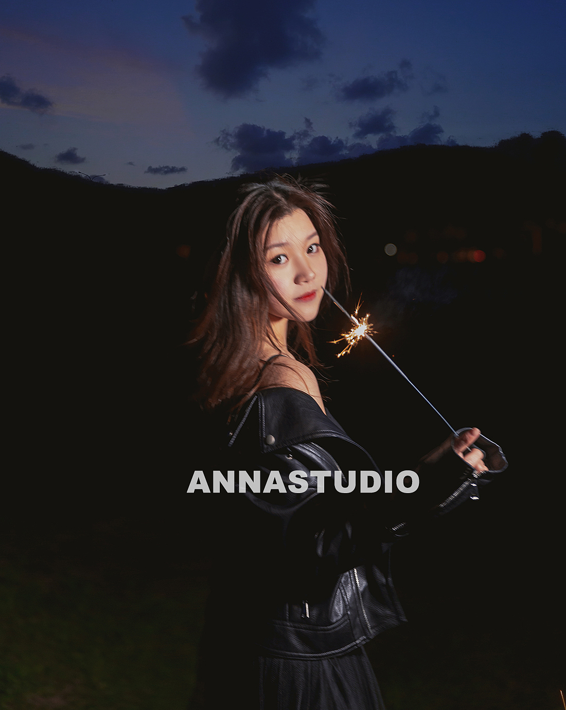 烟花情侣夜景（图ZMTU3MjI4MzI0） - 人像摄影 - 站酷设计师Wq198原创素材 - 站酷ZCOOL